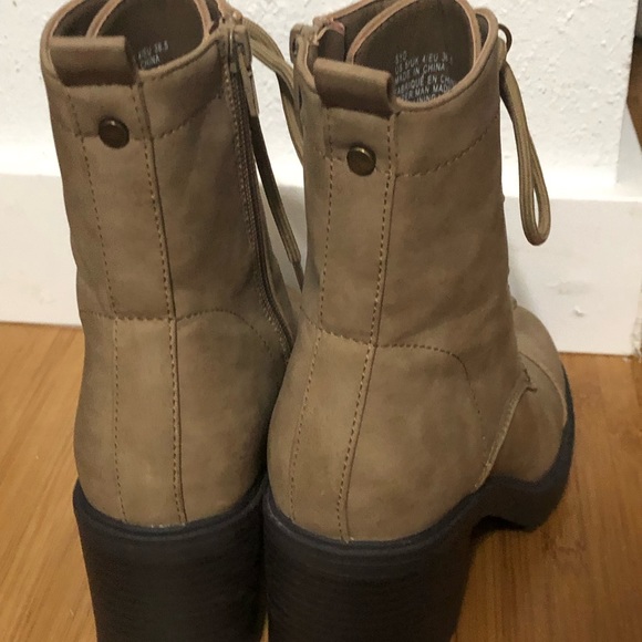Tan combat booties - Picture 4 of 6